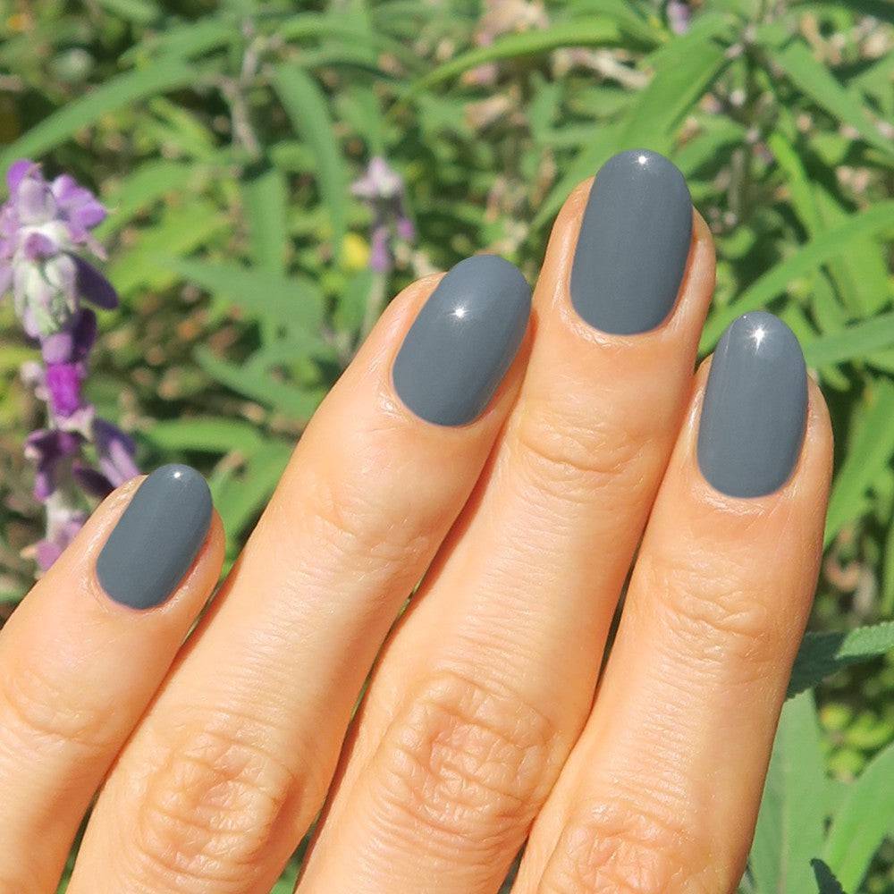 Flormar - We lost our hearts to the nail art done with Jelly Look CL24 Light  Gray. @ojebeni #flormar #flormaruae #nails #makeup | Facebook